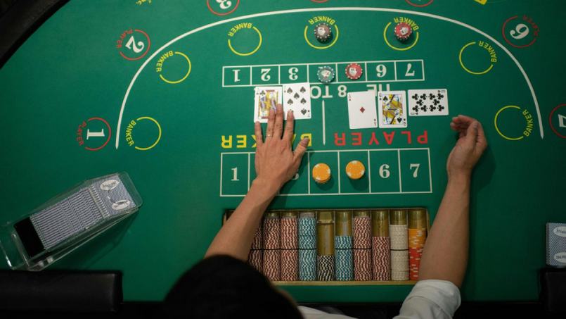 Người chơi nên tìm hiểu về thuật ngữ của Baccarat trước khi chơi